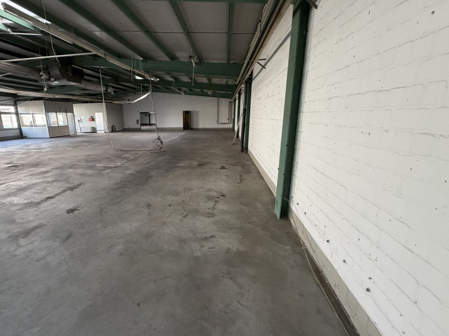 Ansicht 12 von: Top Gewerbestandort: ca. 1.000 m² Halle - Büro – sofort verfügbar in Neuss-Holzheim